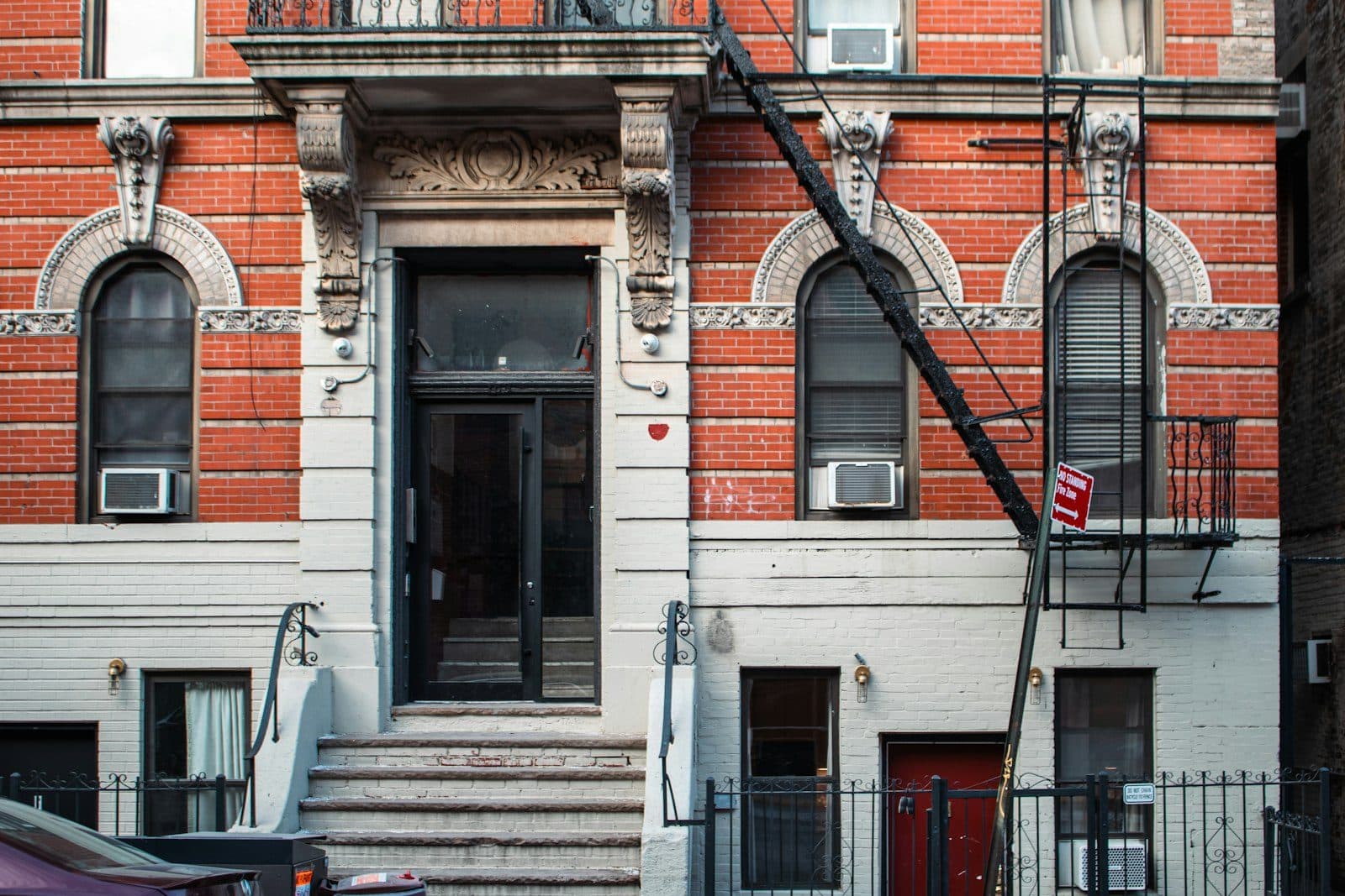 The entrance to a New York apartment building